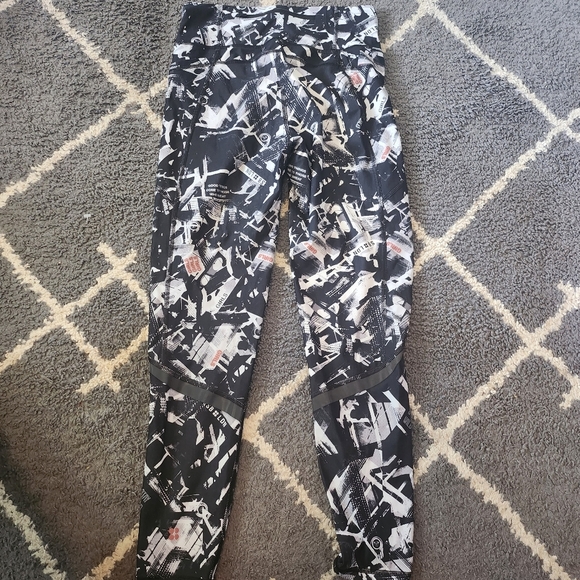 Sweaty Betty Zero Gravity Black Carnaby Photo Print High Rise Legging Size Small - Picture 9 of 11